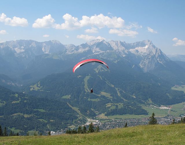 Paragliding in Pokhara Nepal – A Complete Guide to Flying Over Phewa Lake - Hotel Crown Himalayas Blog